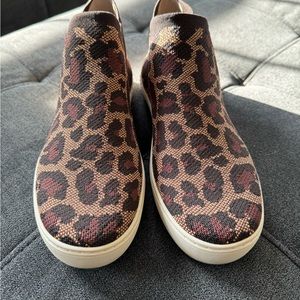 Super cute Chelsea Rothy’s bootie